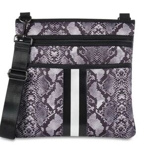EUC‎ Haute Shore Peyton Vogue Gray Python Snake Crossbody Purse Handbag Animal